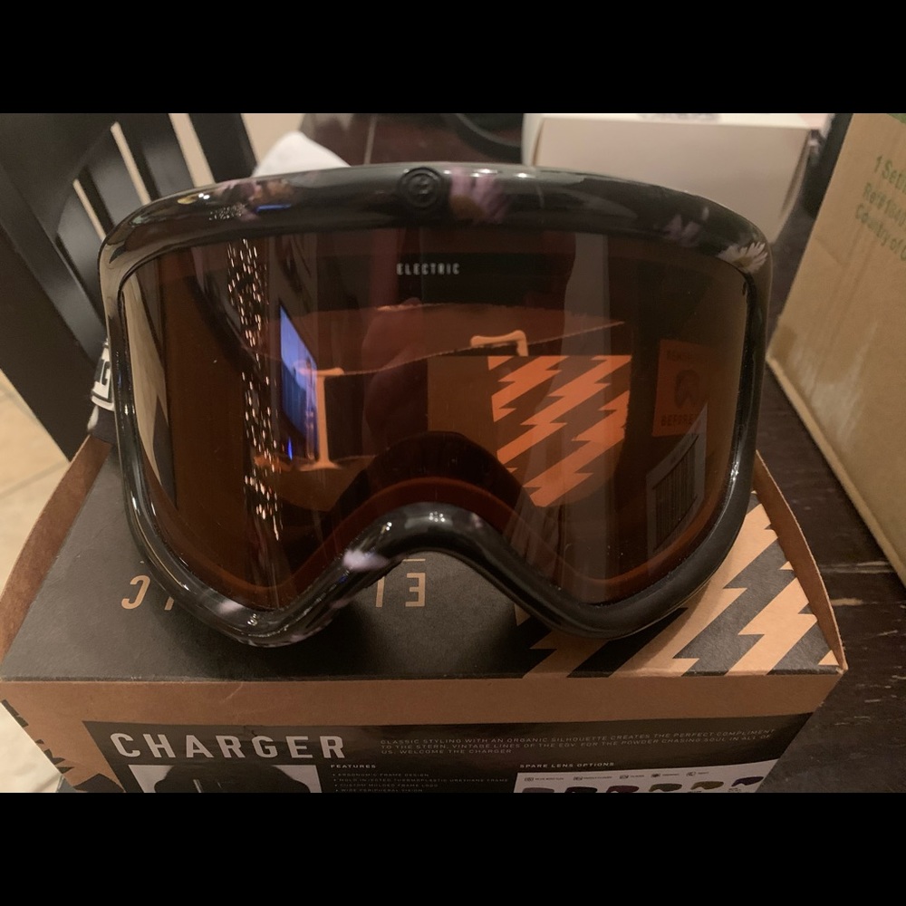 Women’s Electric ski or snowboard goggles.